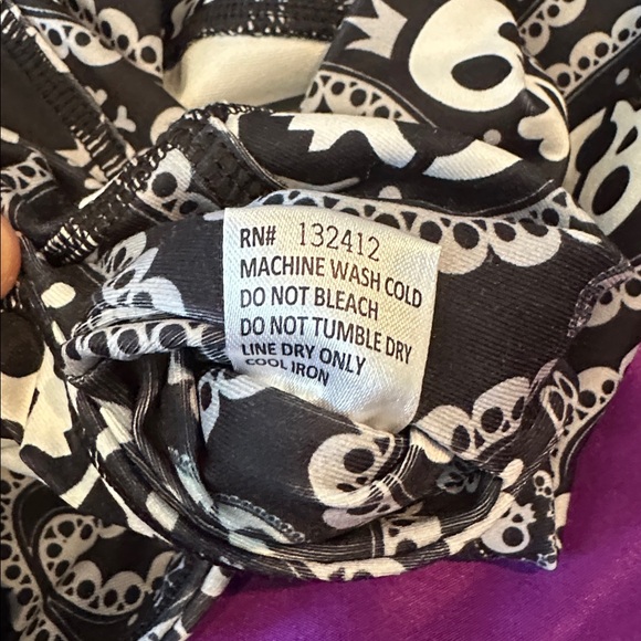 Loudmouth Leggings EUCWomen’s Sz M Skulls Paisley Black & White Halloween - Picture 8 of 8